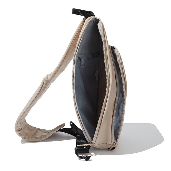 🆕 PUMA Myriad Sling Bag Crossbody Fannypack in Beige - Picture 5 of 14